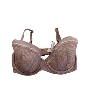 Victoria’s Secret Body by Victoria Push Up Bra Size 32DD